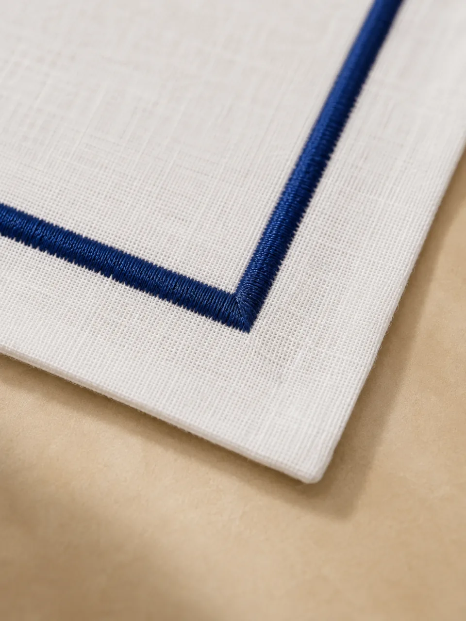 Servilletas Serie Rayas de cóctel: detalle del ribete de rayas
